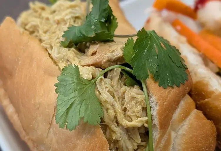 GOLDEN BANH MI