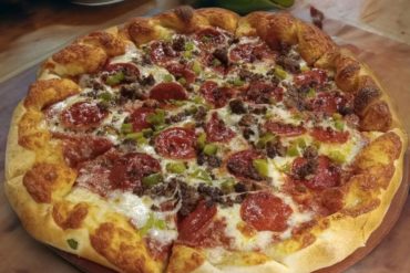 Pizza at Pizza by the Pound located in Paducah, KY.