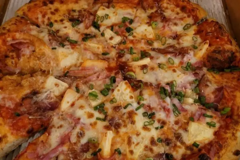 Food at Klavon's Pizzeria & Pub located in Jackson, MI.