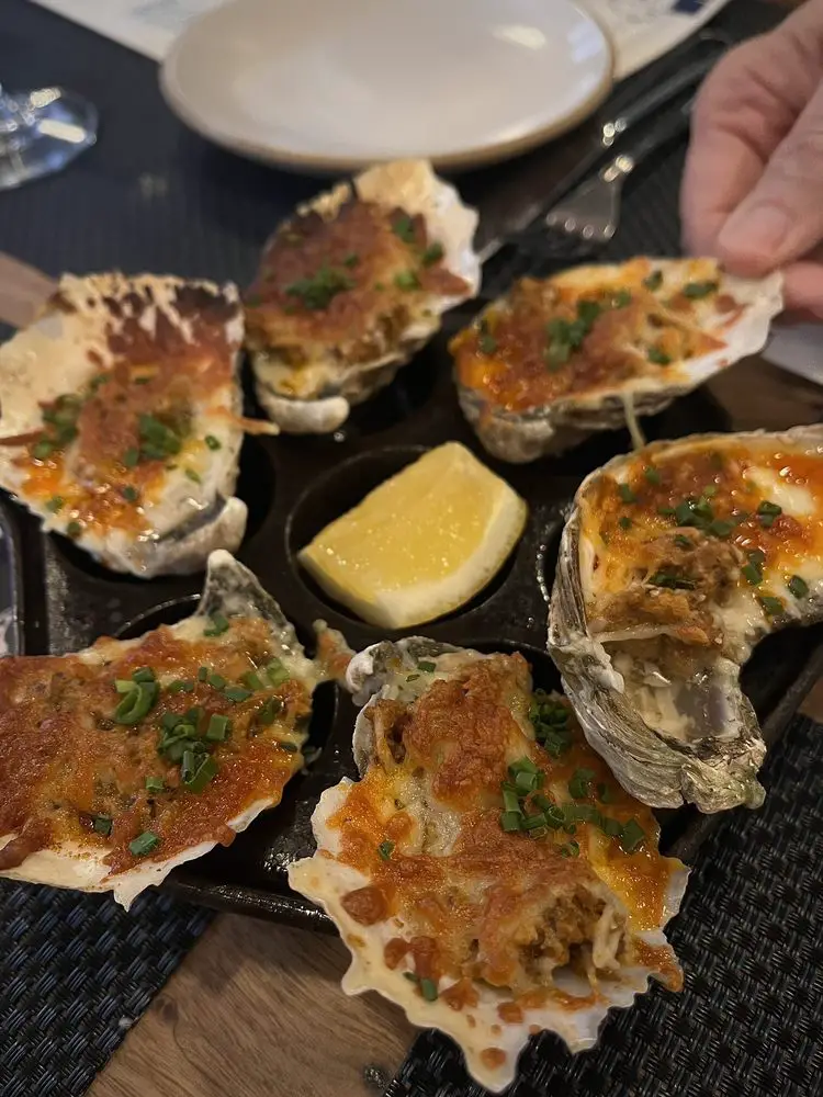167 RAW OYSTER BAR
