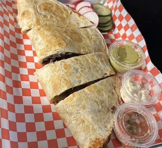 LA TAQUIZA STREET TACOS