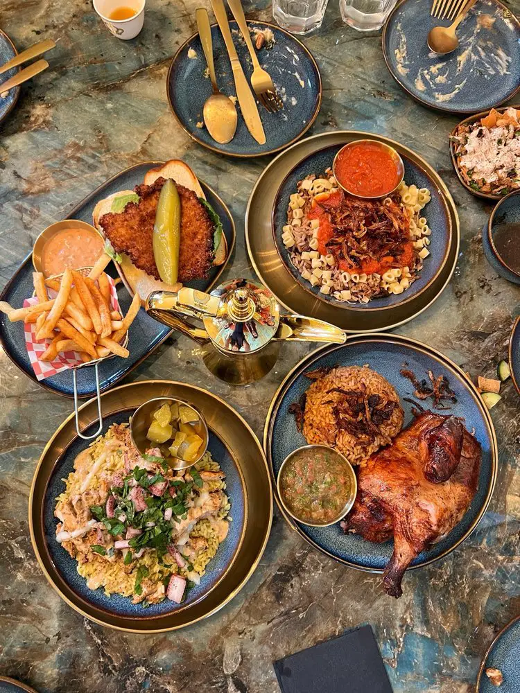 QUEEN MAMA'S KITCHEN