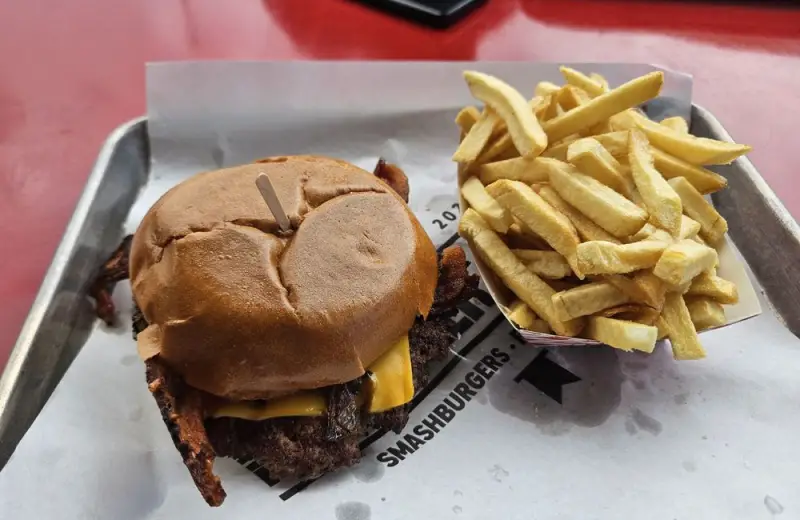 Stand Burger with bacon and fries