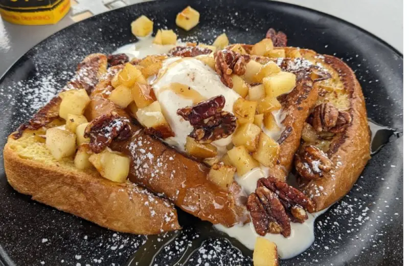 Apple tart tartine