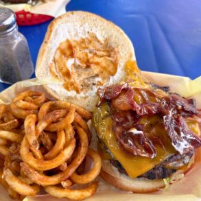 Texas Cheeseburger at Del's Charcoal Burgers in Richardson, Texas