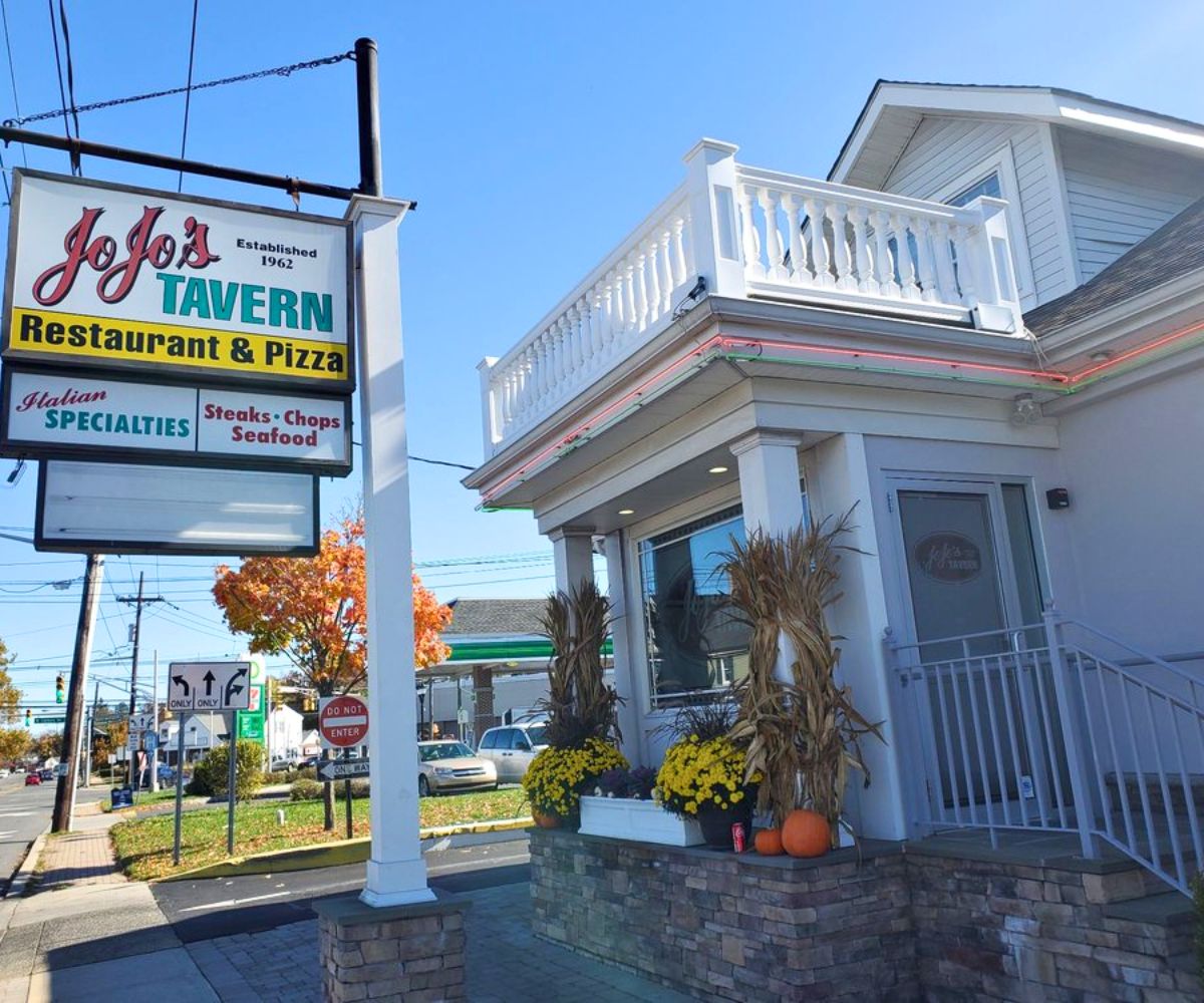 exterior of Jojo's Tavern in Trenton, New Jersey