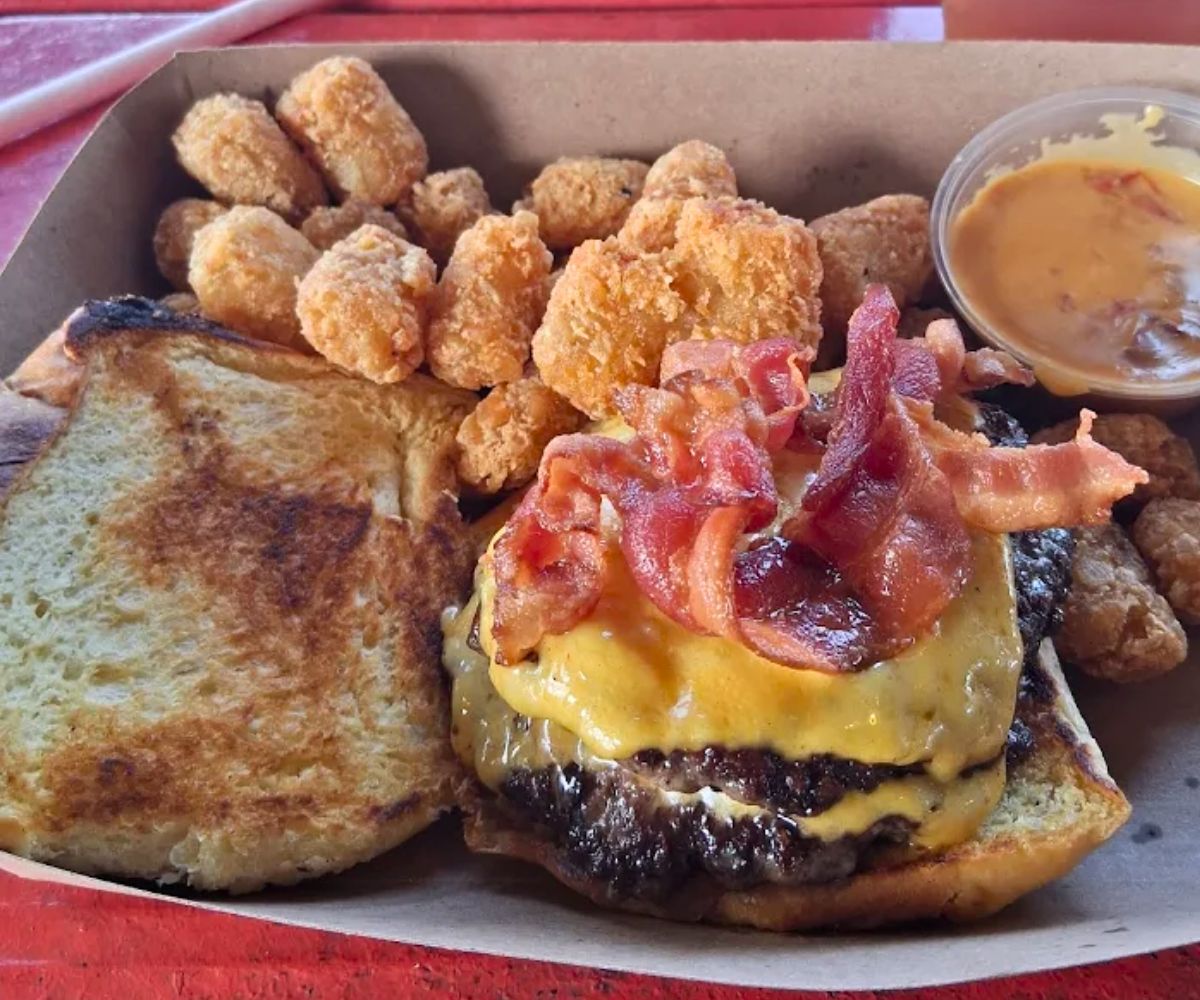 Bacon Cheeseburger at Ed's Burger Joint in Hattiesburg, Mississippi