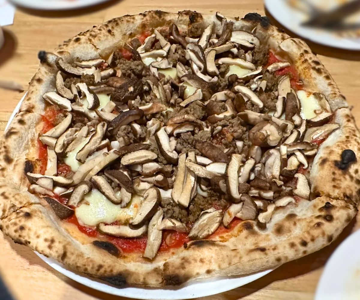 Shiitake Mushroom and Sausage Pizza at Luna Pizza Cafe in Greenville, North Carolina