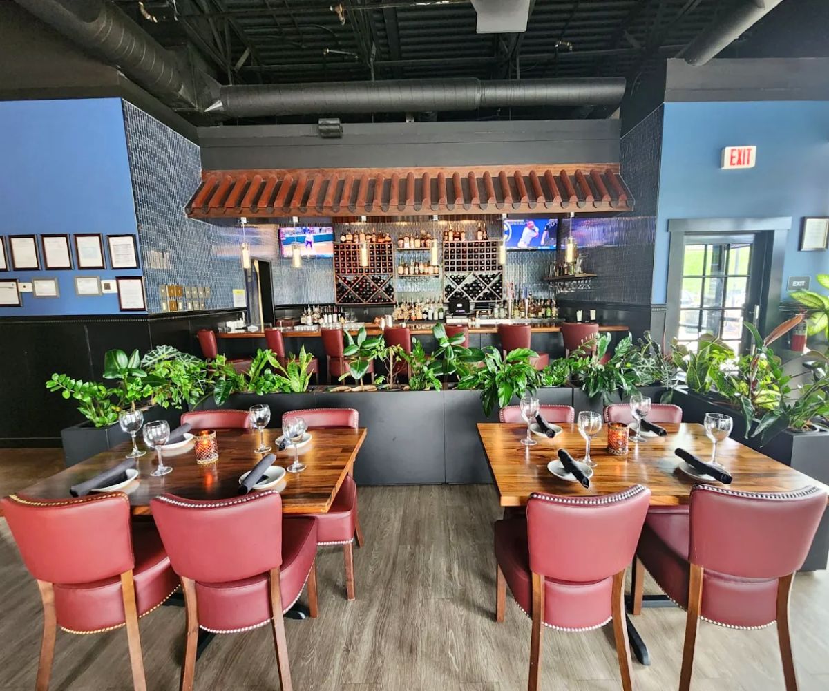 interior of Serrato's Steakhouse in Franklin, TN