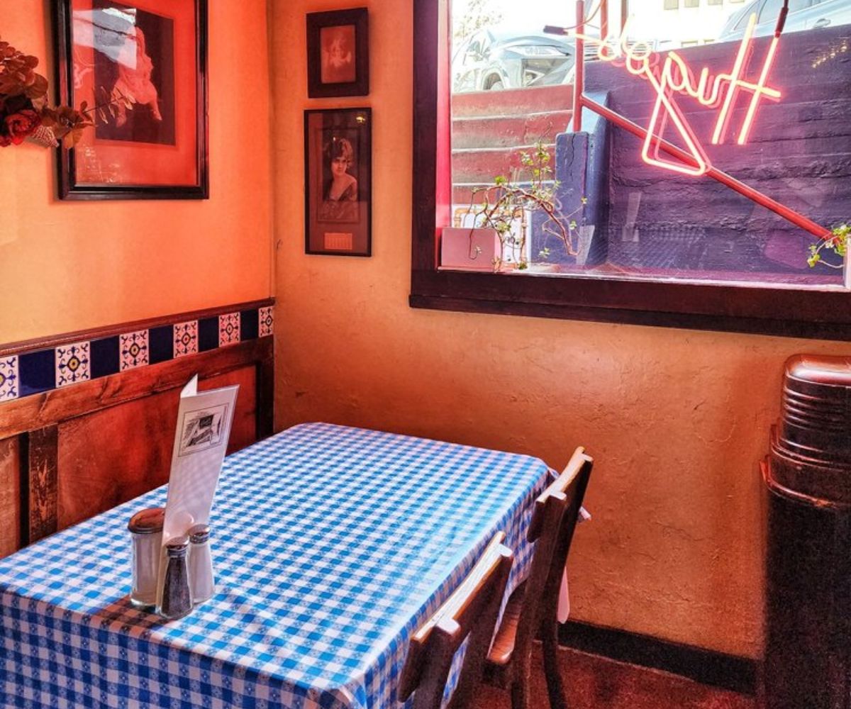 interior of Hugo's at Fayetteville, Arkansas