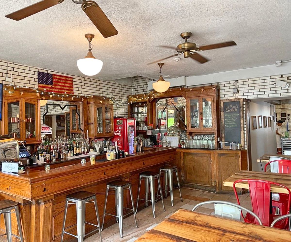 interior of Pizzeria La Rosa in New Rochelle, NY
