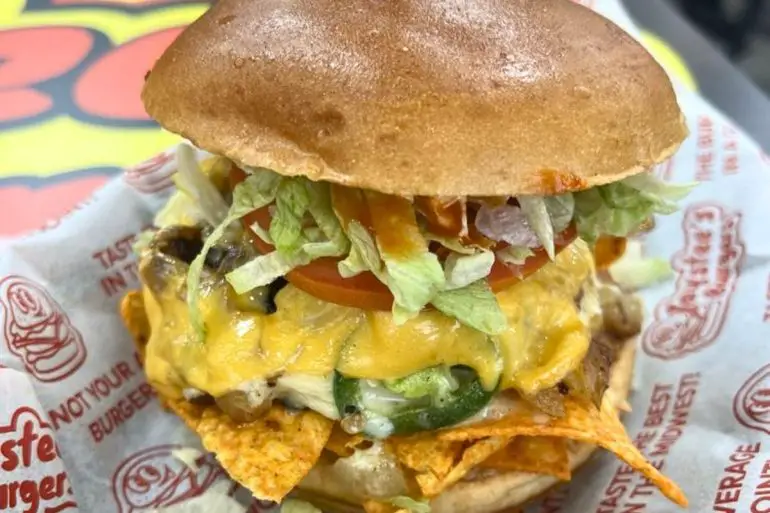 Ali's Notch-Yo-Burger at Taystee's Burgers in Dearborn, Michigan