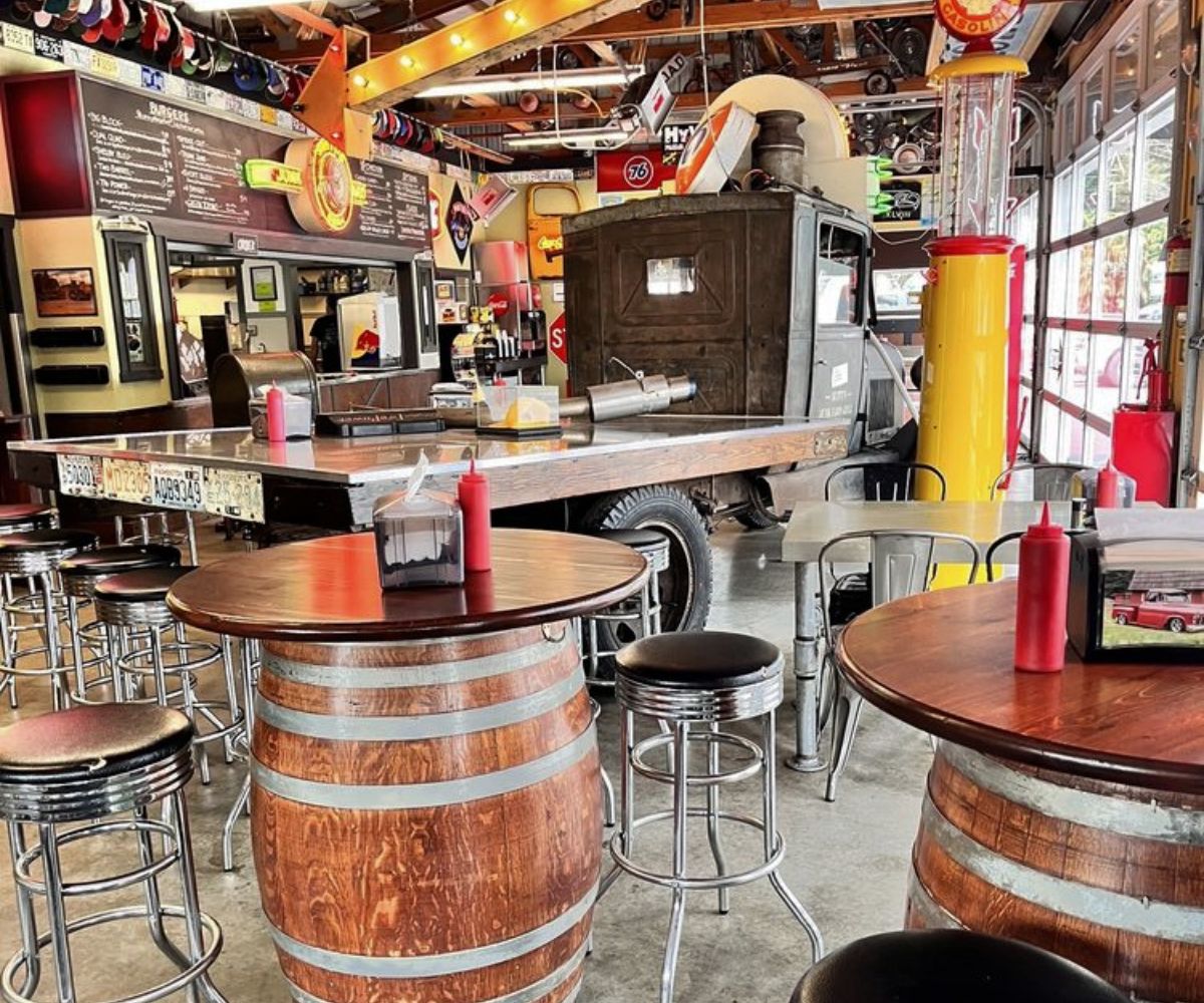 interior of Nutty's Junkyard Grill in Arlington, WA