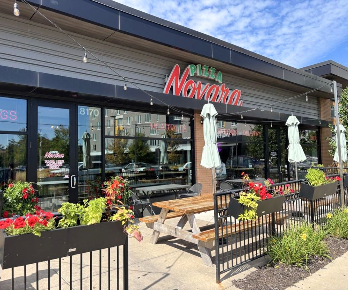 Exterior of Pizza Novara in Bloomington, MN