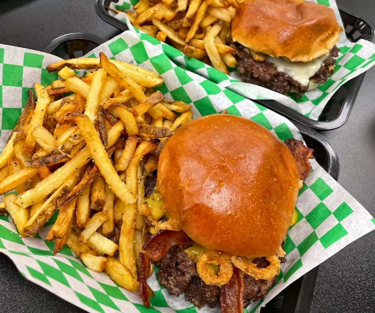 burgers at Foundation Burger in Flowood, MS