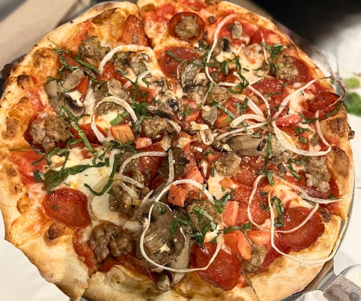 Novara Deluxe Pizza at Pizza Novara in Bloomington, Minnesota