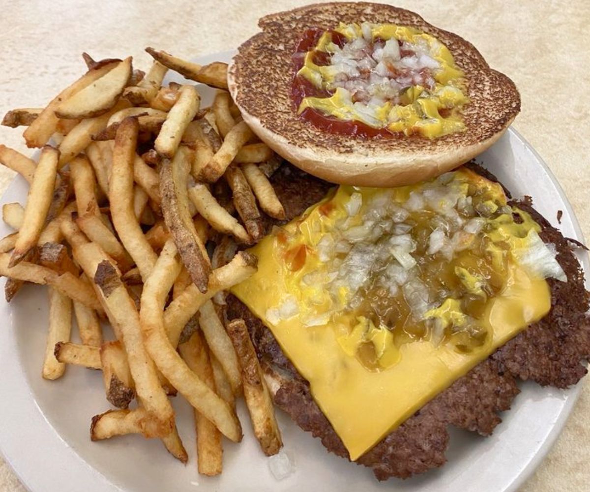 Cheeseburger at Miner-Dunn Hamburgers in Highland, IN