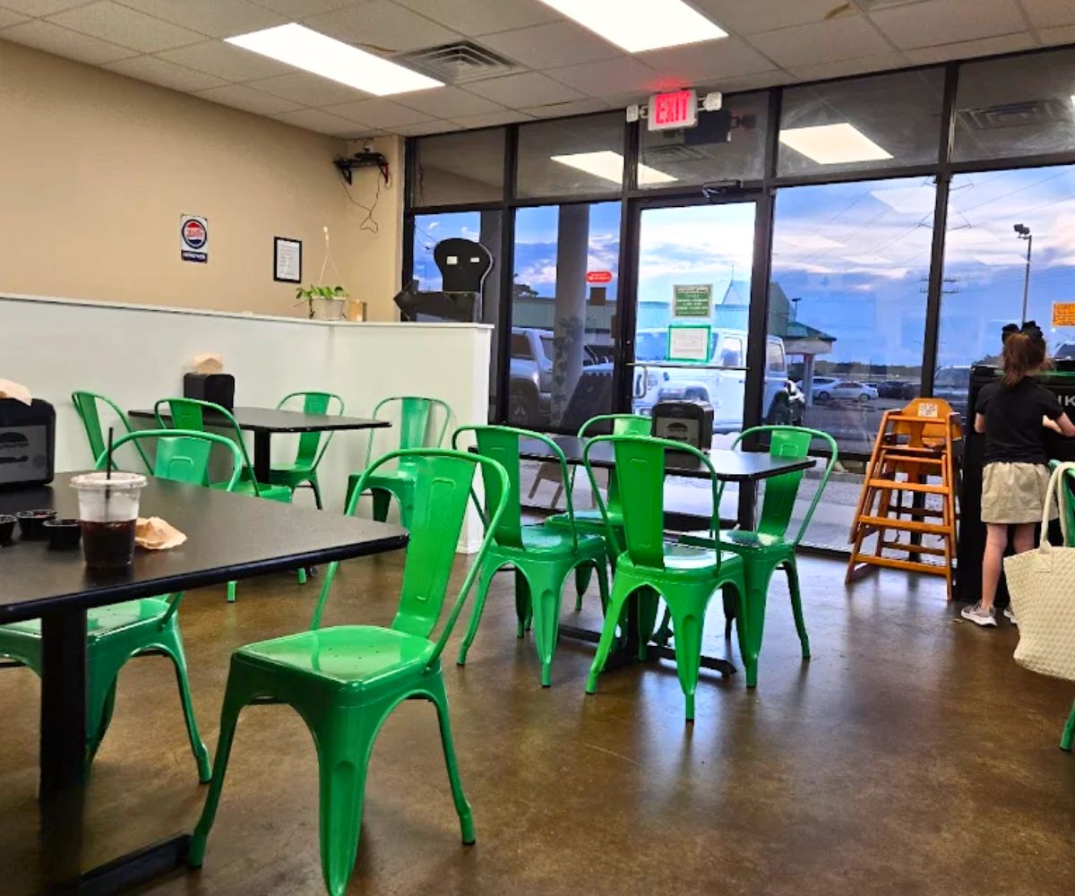 interior of Foundation Burger in Flowood, MS