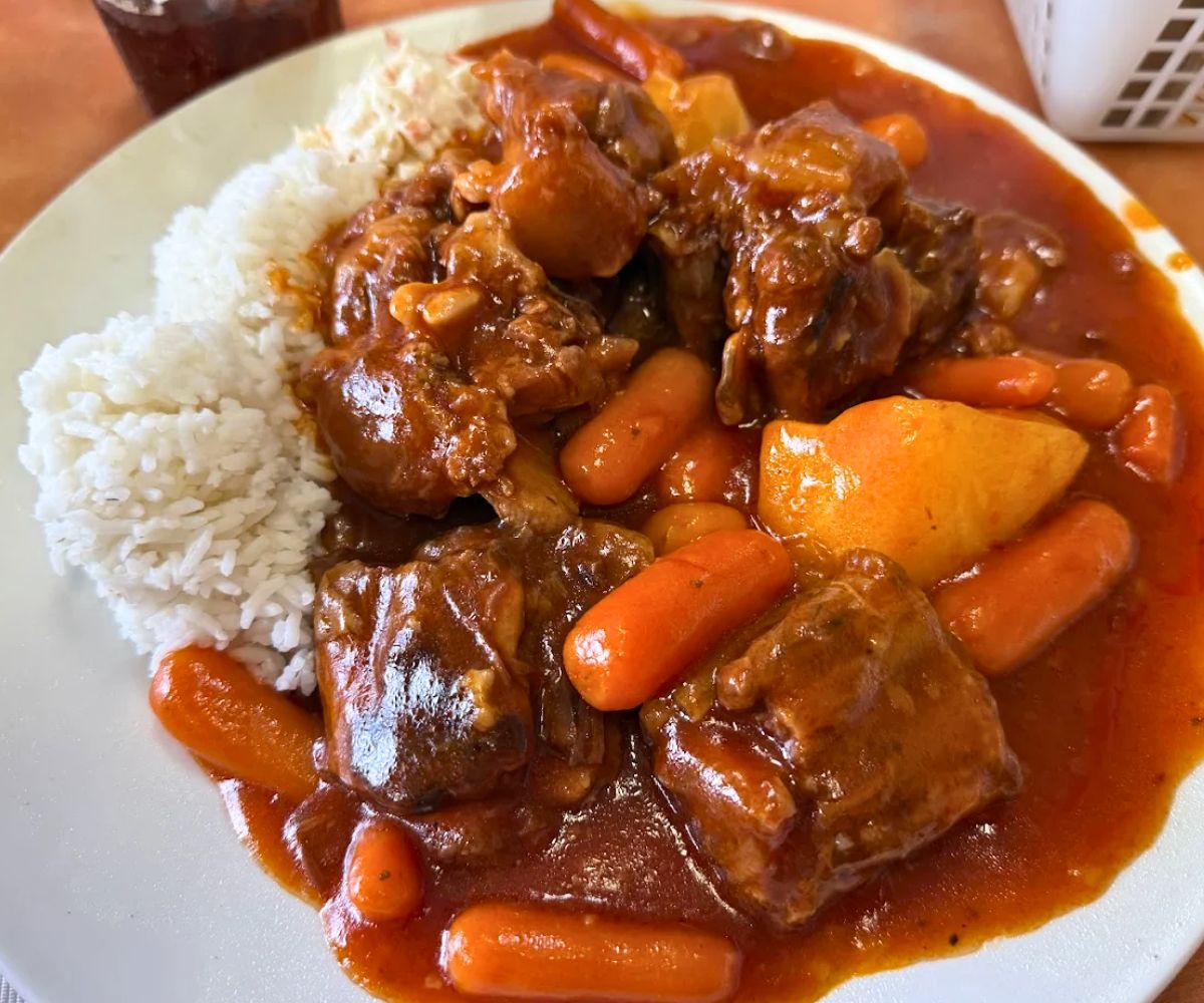 Ox Tail Stew at Ray's Café in Honolulu, Hawaii