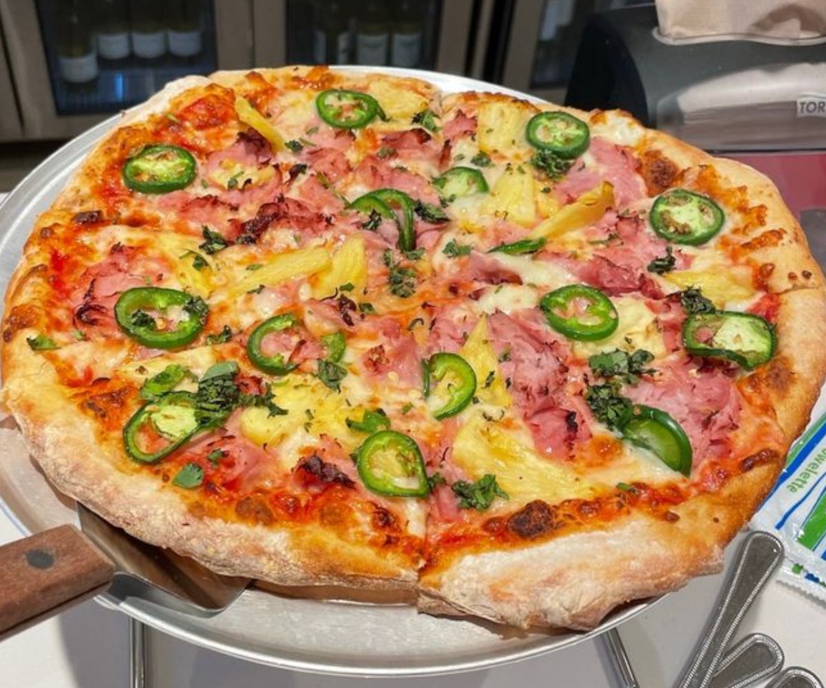 Alo-Hot Pizza at Pizza Novara in Bloomington, Minnesota