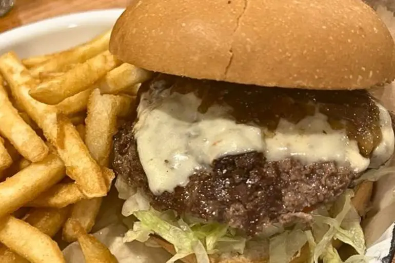 Big Grass Burger at District Burger in Broken Arrow, Oklahoma