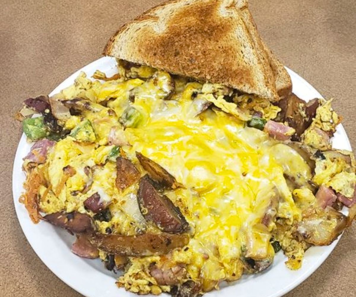 Lisa's Specialty at Fat Nat's Eggs in Brooklyn Park, Minnesota
