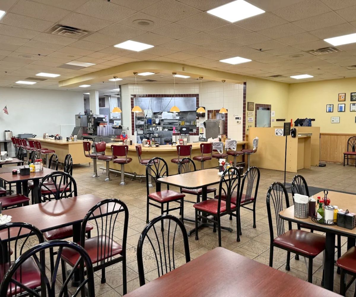 interior of Fat Nat's Eggs in Brooklyn Park, MN