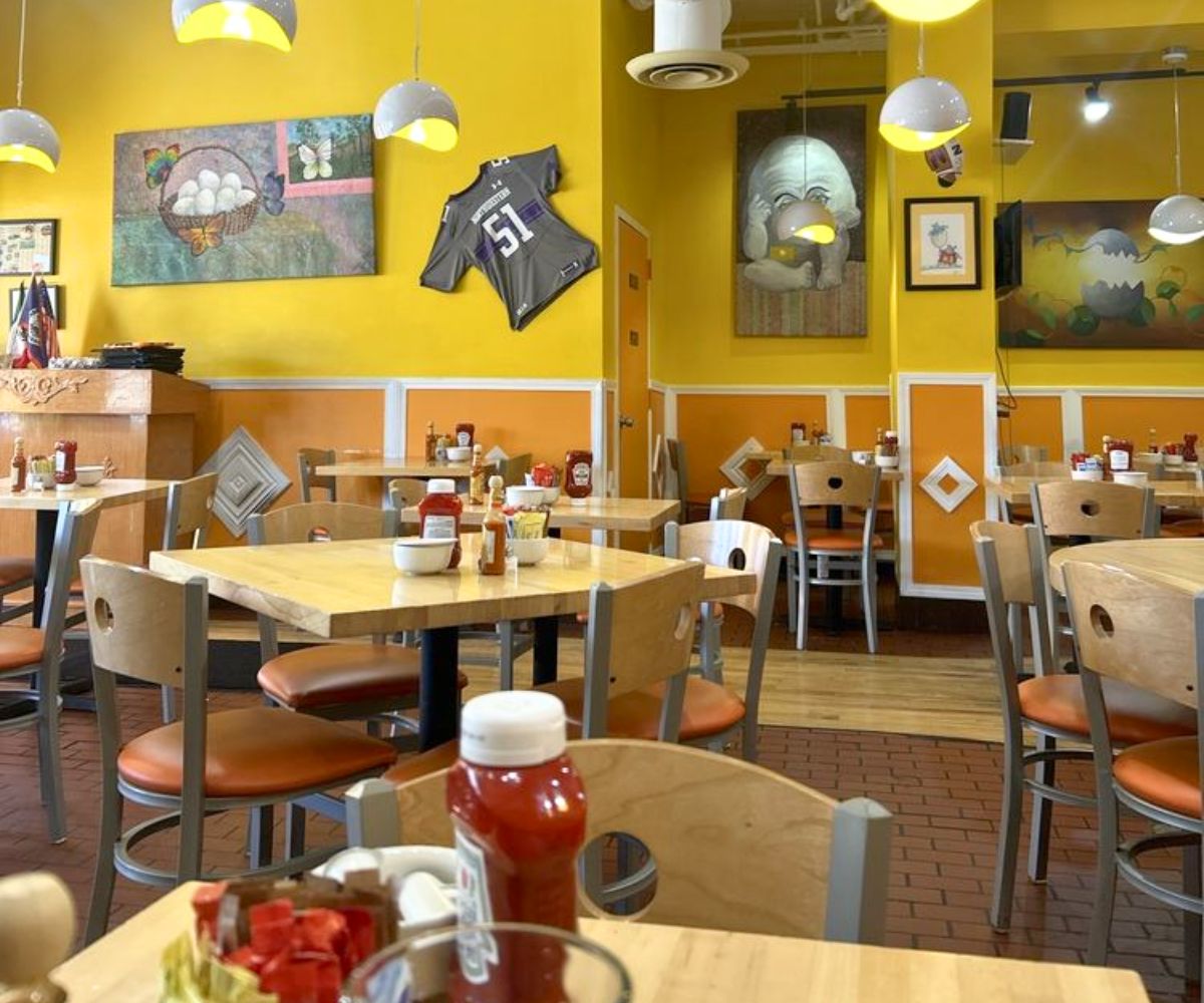 interior of Ovo Frito Cafe in Evanston, Illinois