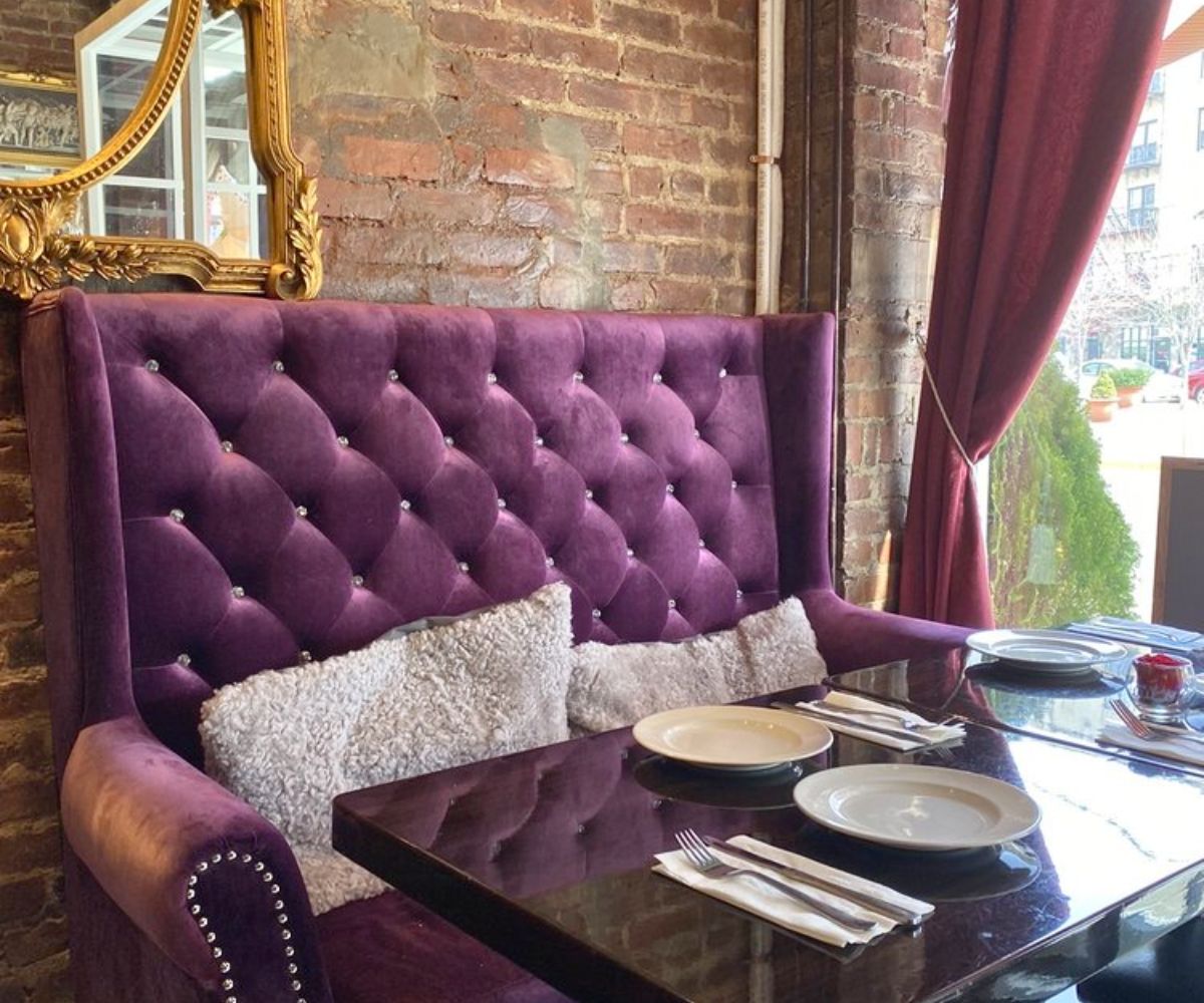 interior of Trattoria Napoli in Union City, NJ