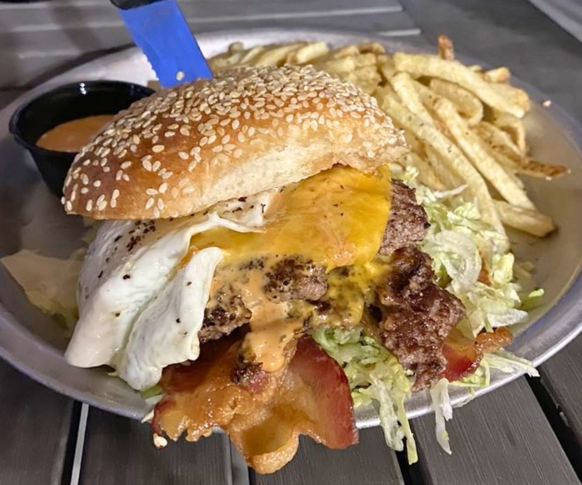 Burger with Egg at Billy Yanks in Hamilton, Ohio