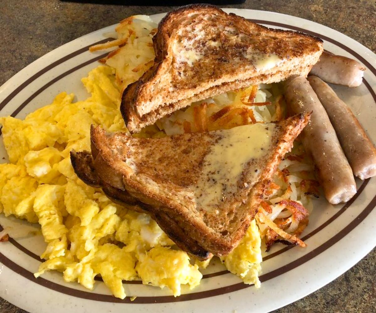 breakfast at The Shack on Broadway in Fargo, ND