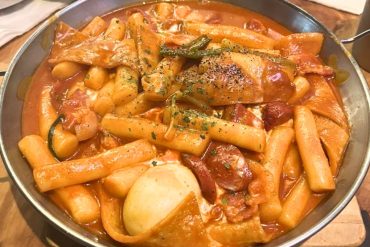 rose tteokbokki at 1st Street Pocha in Beaverton, Oregon