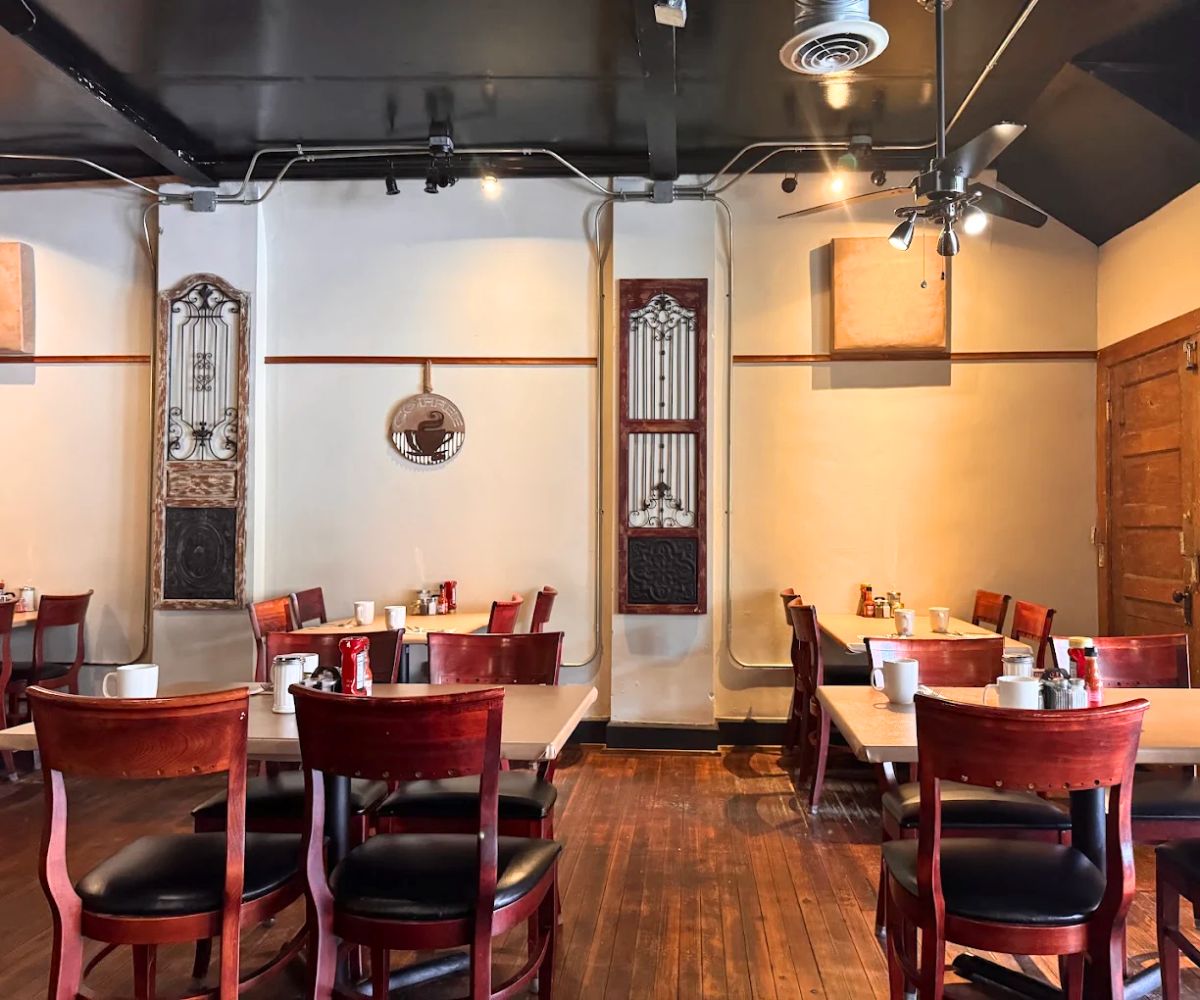 interior of Craylee's in Utica, New York