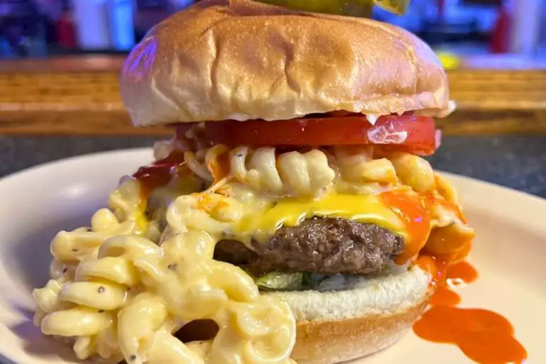 Buffalo Mac & Cheese Burger at Buster's Place in Murfreesboro, KY