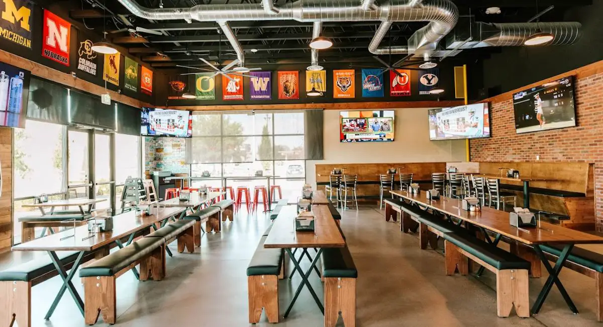 interior of Uncle Bob's Pizza in Meridian, ID