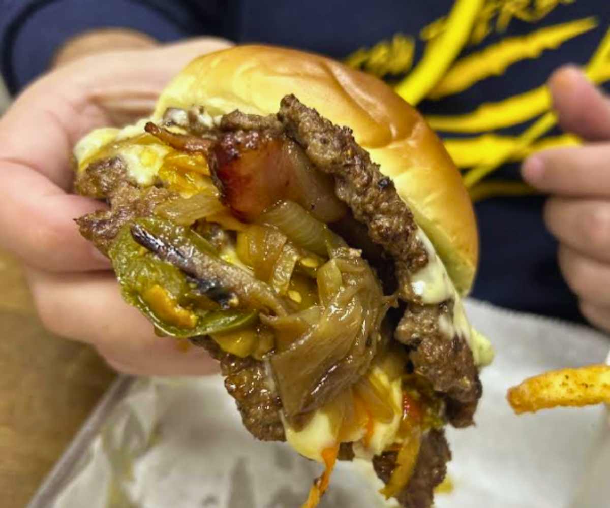 burger at wagyulicious in baton rouge