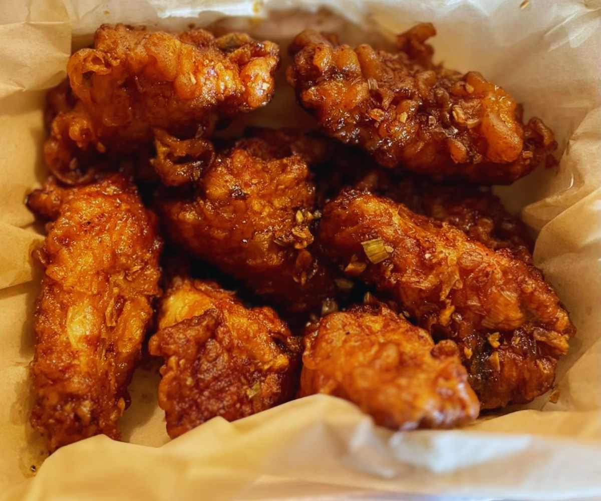 Hot wings at bb.q chicken in santa clarita ca