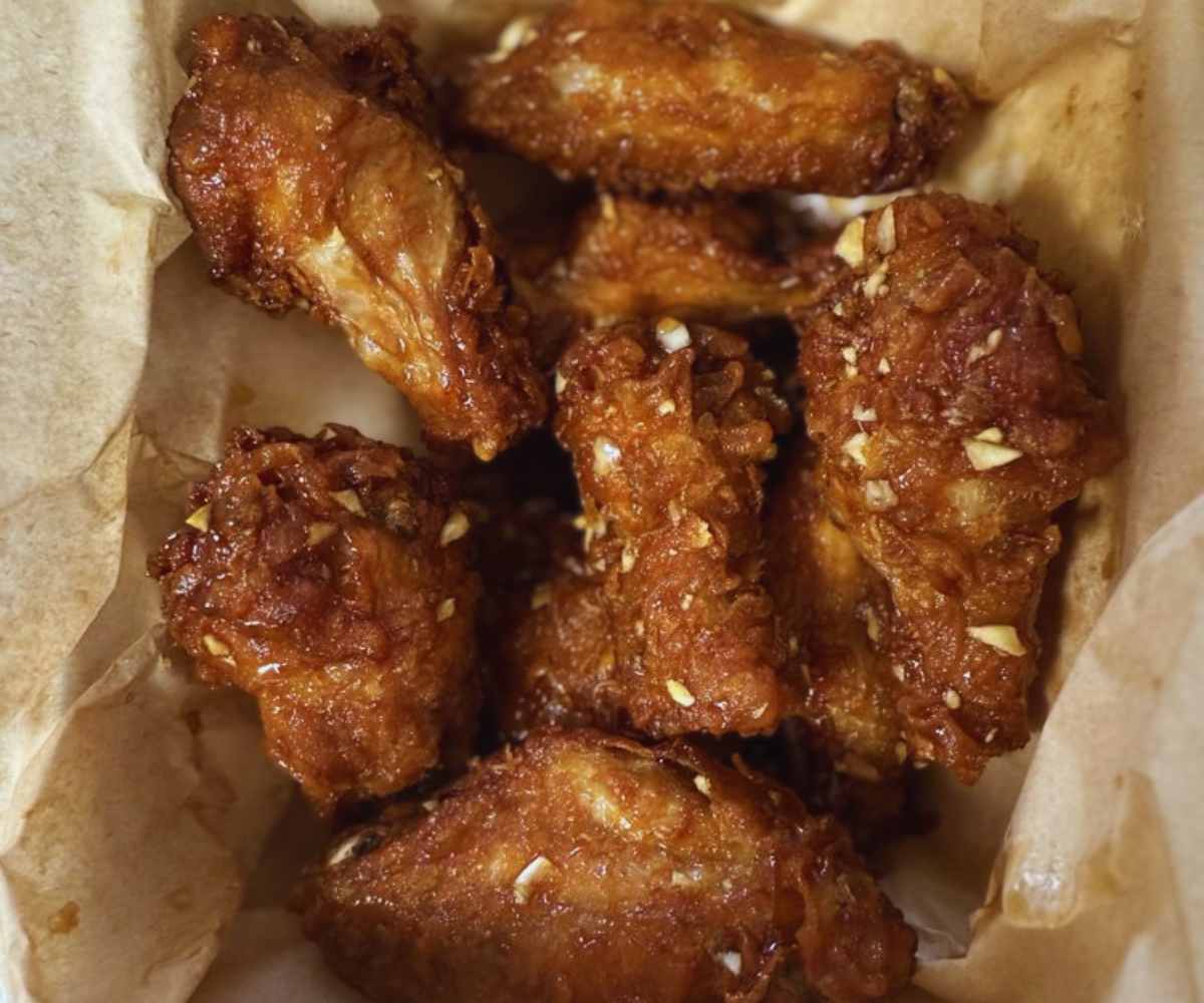 honey garlic wings at bb.q chicken in santa clarita, Ca