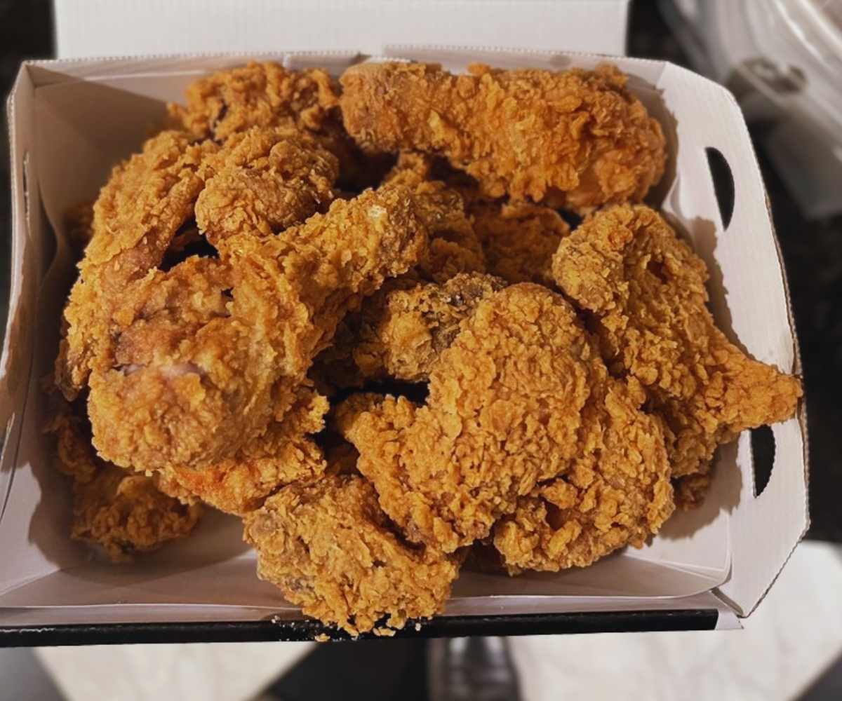 fried chicken at bb.q chicken in santa clarita california