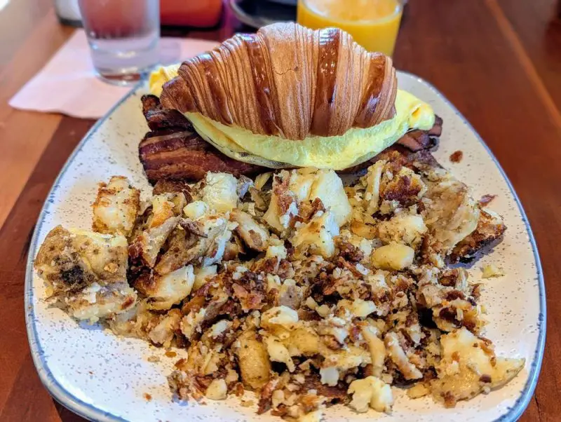 BMR Breakfast Croissant