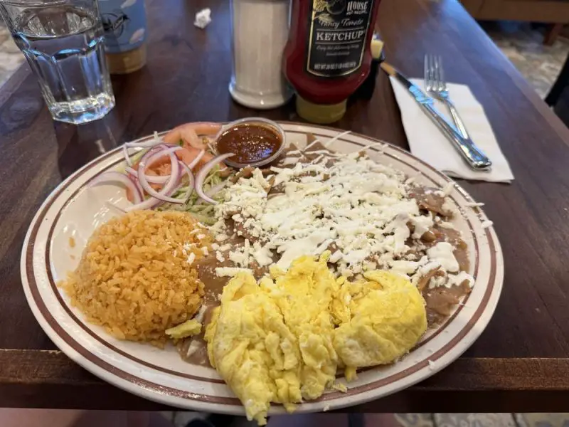 Chilaquiles Enfrijolados