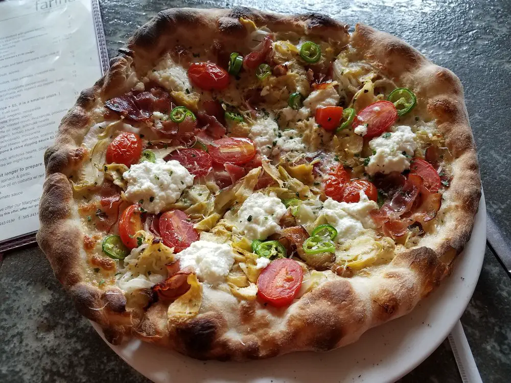 Bacon tomato jalapeno pizza