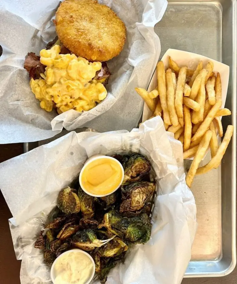 ZOMBIE BURGER + DRINK LAB