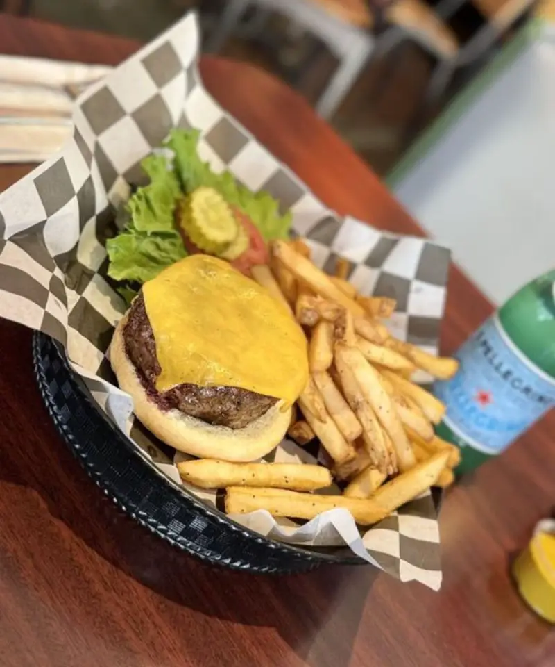 GILBERT'S 17TH STREET GRILL