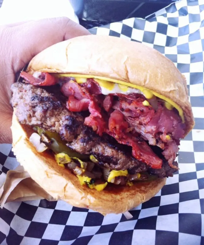 PETER'S GOURMADE BURGERS