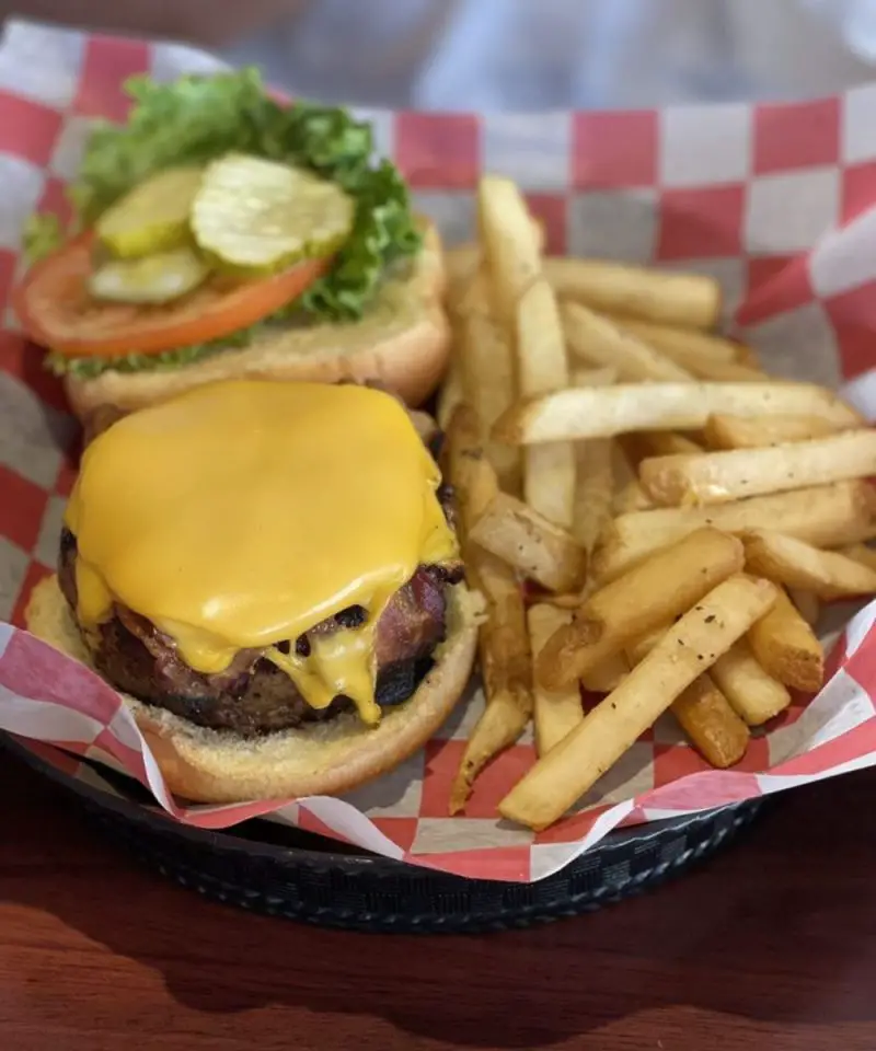 GILBERT'S 17TH STREET GRILL