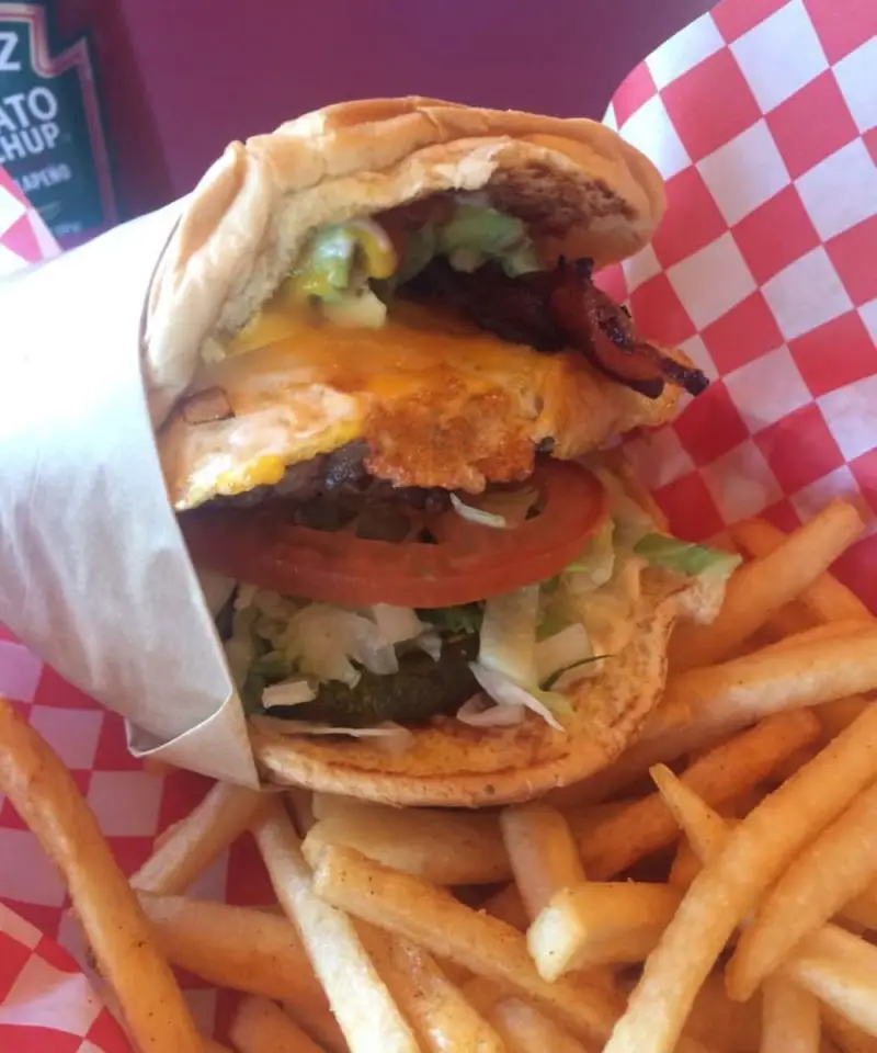 PETER'S GOURMADE BURGERS