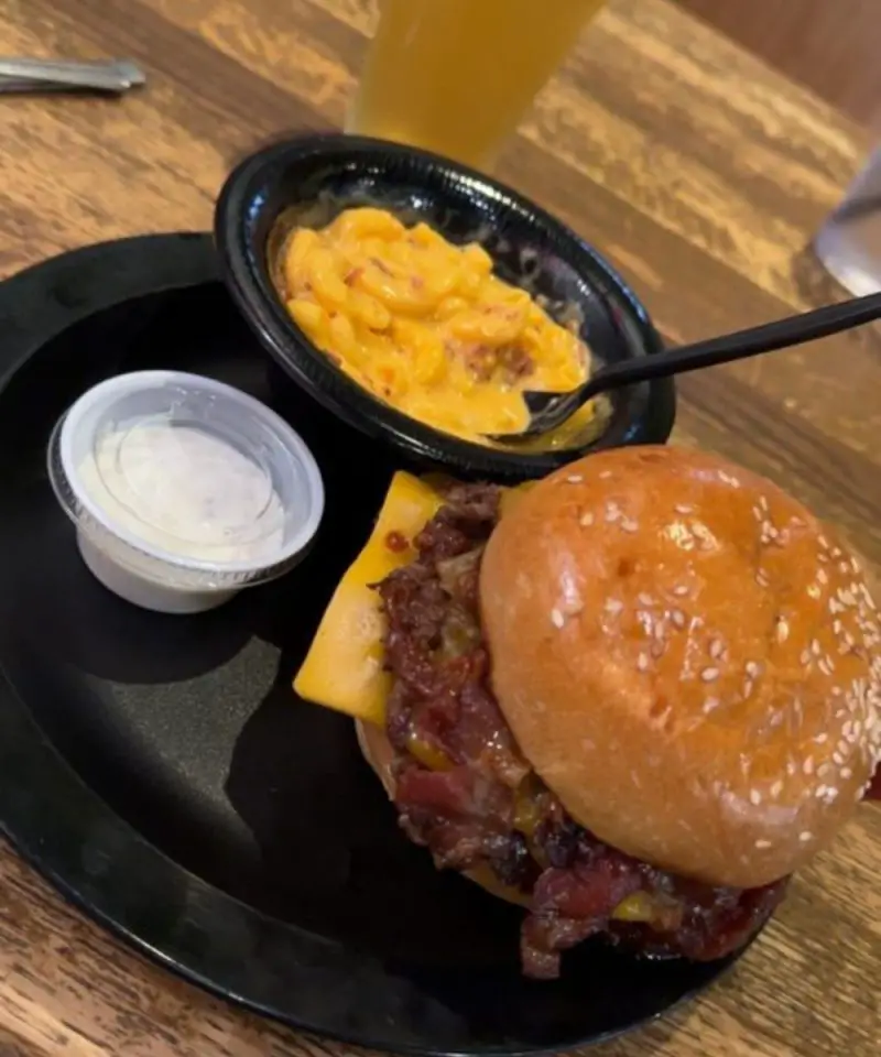 ZOMBIE BURGER + DRINK LAB