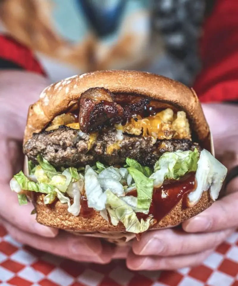 PETER'S GOURMADE BURGERS