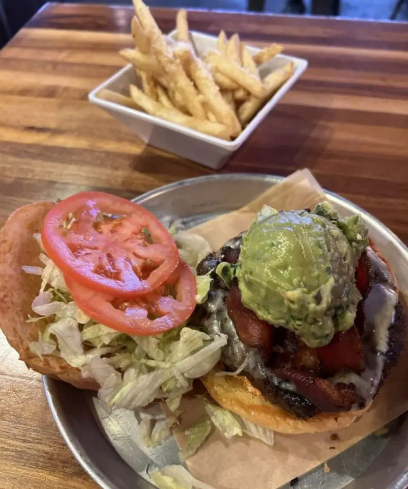 TORO BURGER BAR